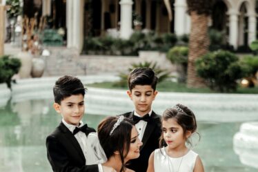 niños en una boda